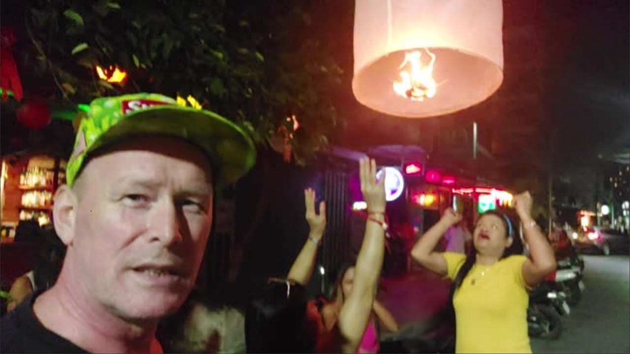 the-festival-of-lights-in-the-red-light-district-loy-krathong-at-loi