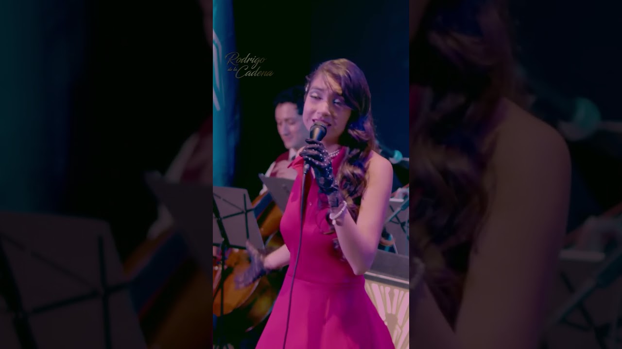 Cecilia Miranda cantando en italiano.