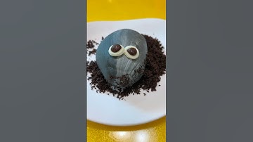 Minions Cafe - #universalorlando #minions #minionscafe #foodie #dessert #tatertot