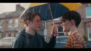 Nick and Charlie rain kiss - Heartstopper