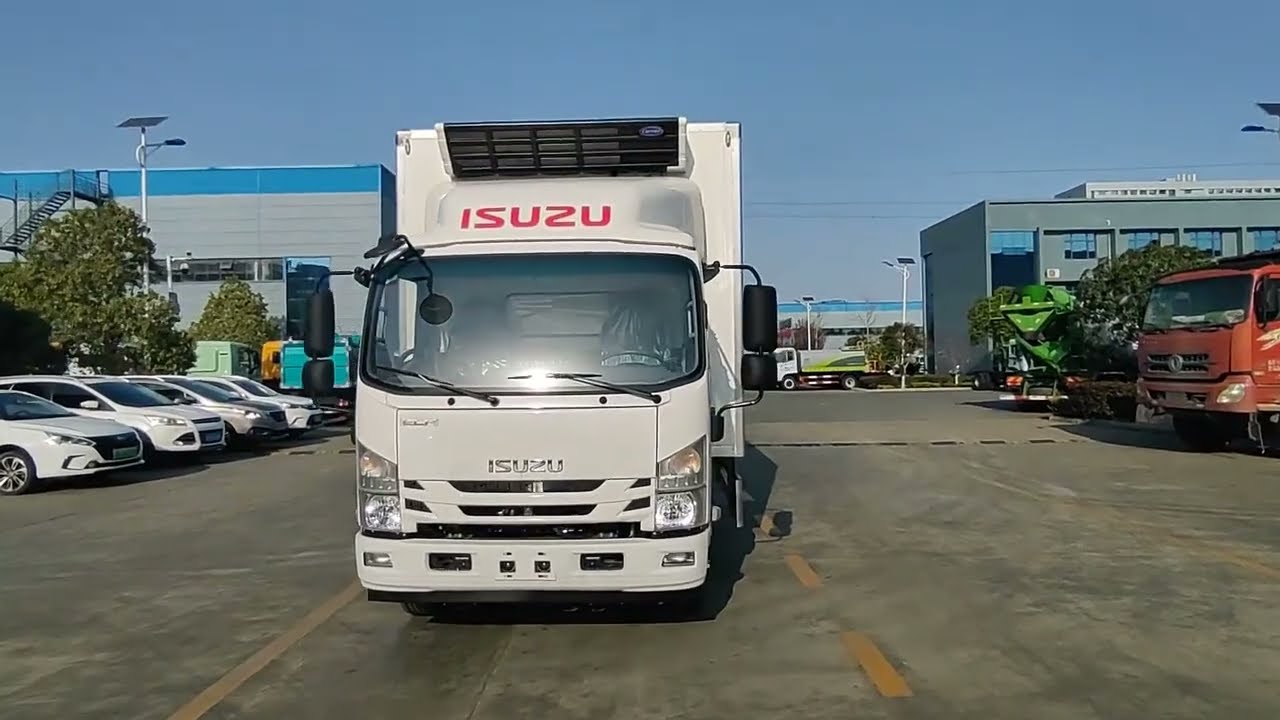 Isuzu ELF 4 × 2 diesel 6T refrigerated truck for transporting food, vegetables and fruits