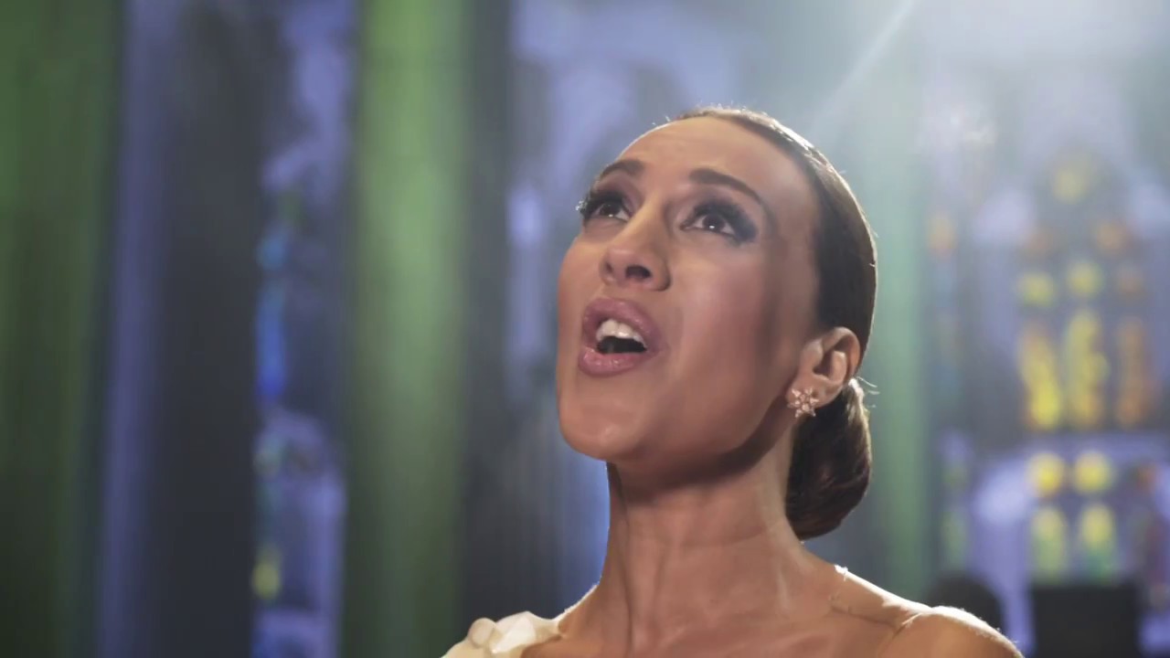 Παρακολούθηση Mónica Naranjo - Avui vull agrair (Amazing Grace) στο YouTube Παρακολούθηση Mónica Naranjo - Avui vull agrair (Amazing Grace) στο YouTube