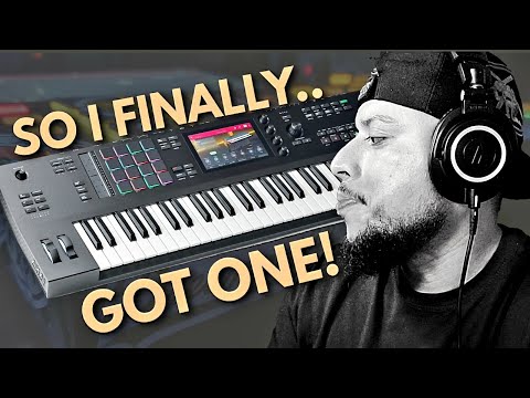 I've got my MPC KEY 61 let's Chat while I make a Beat