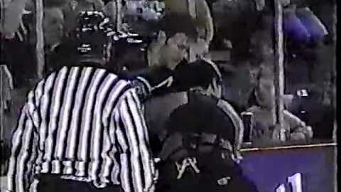 Patrick DesRochers vs Travis Scott  ( Goalie Fight )