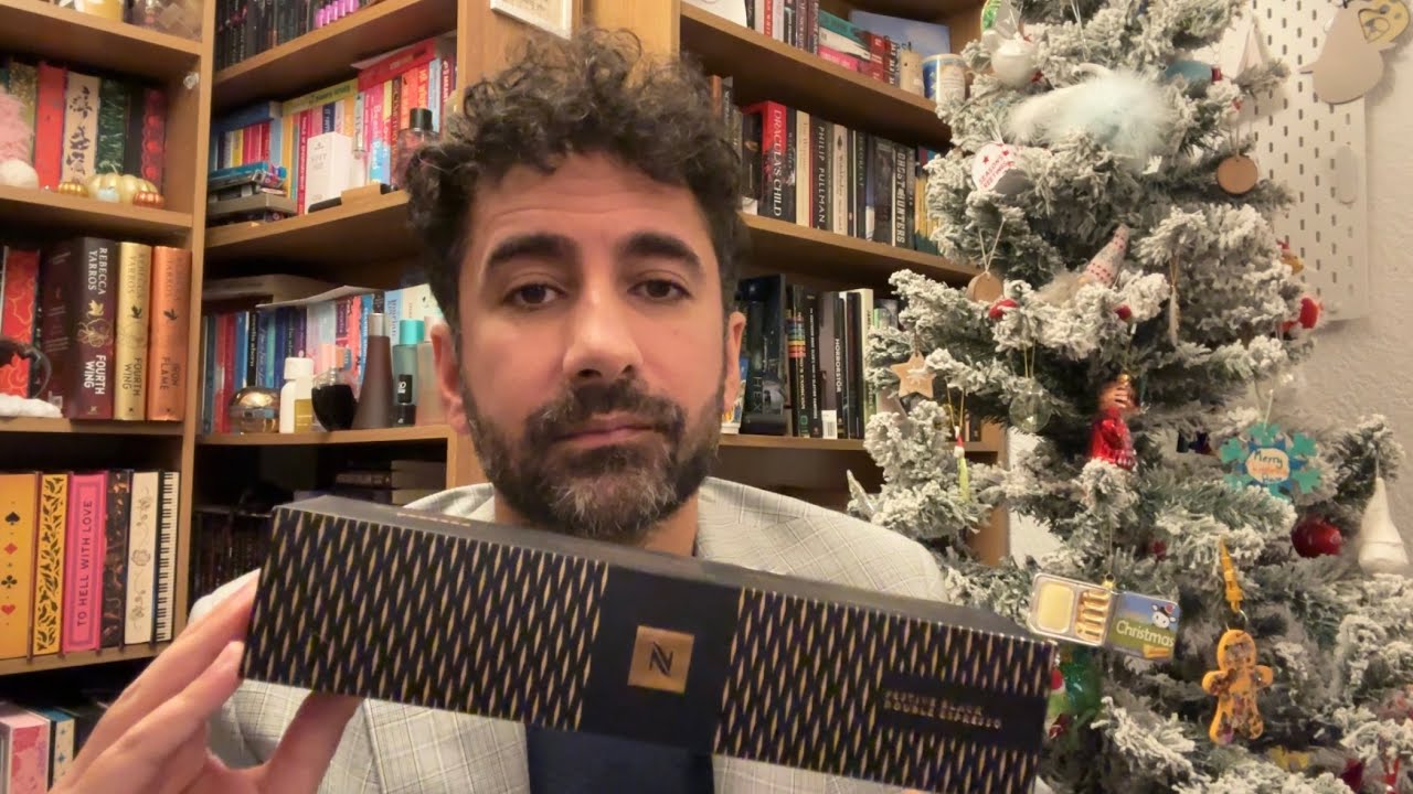 ASMR: праздничная доставка и приготовление кофе