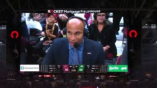 Richard Jefferson getting standing ovation from the crowd during timeout for honoring 2016 title