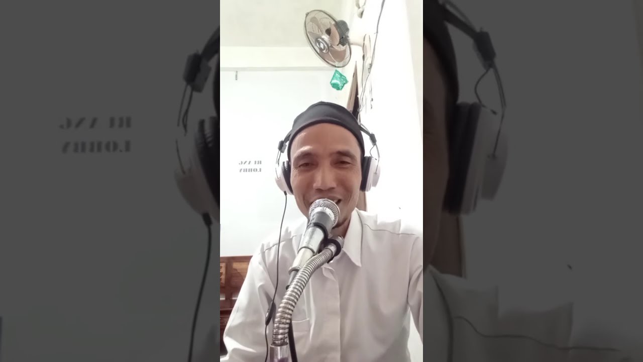 FANS OF RHOMA AND SONETA sedang live sekarang!