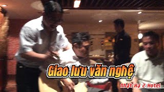 Giao lưu văn nghệ ở khách sạn Nhật Hạ 2, tp Hồ Chí Minh.