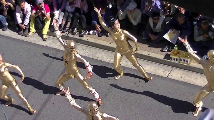 金粉ショー2012 大須大道町人祭2012金粉ショウ - YouTube