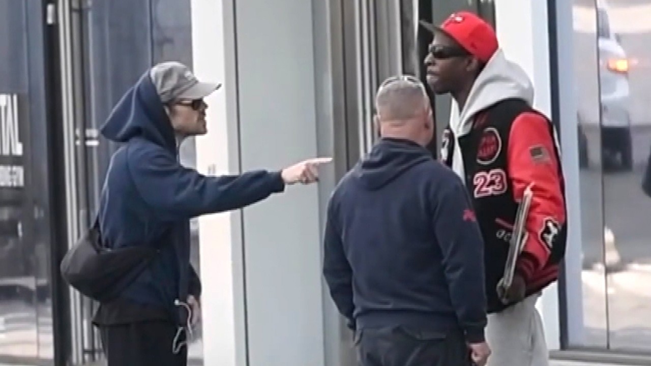 Harry Styles GOES OFF On AGGRESSIVE Autograph Seeker