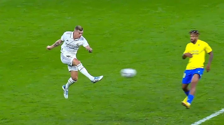 Toni Kroos is the PERFECT MIDFIELDER