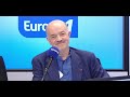 "Les Lois, décrets & arrêtés les plus cons de l’histoire" : Alain Bauer dans de Culture médias