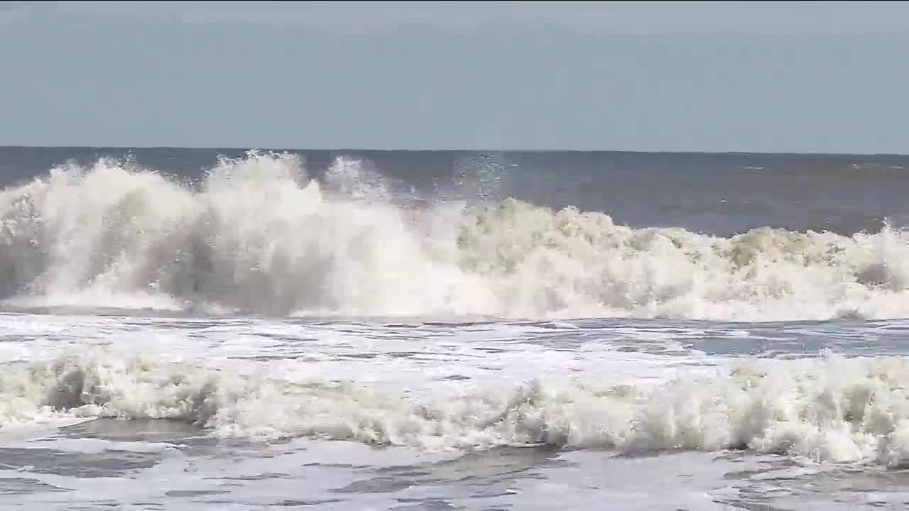 Man, 49, drowns in rough surf in Fernandina Beach, police say YouTube