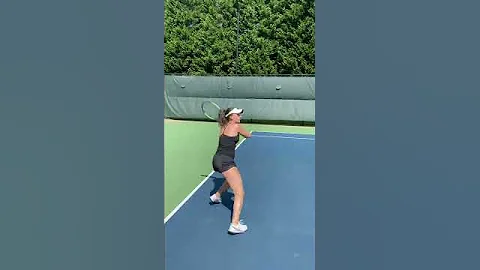 Julia Abrams Tennis 2021 hand-toss drill
