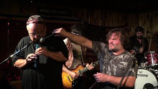 Tenacious D perform &#39;&#39;Good Times Bad Times&#39;&#39; by Led Zeppelin