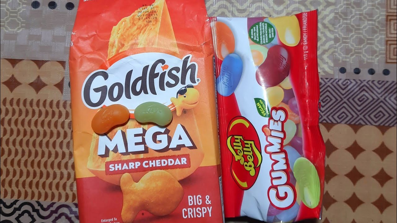 Goldfish Mega Jelly Belly Gummies Orange, Green Apple Flavour Sandwich Crackers 