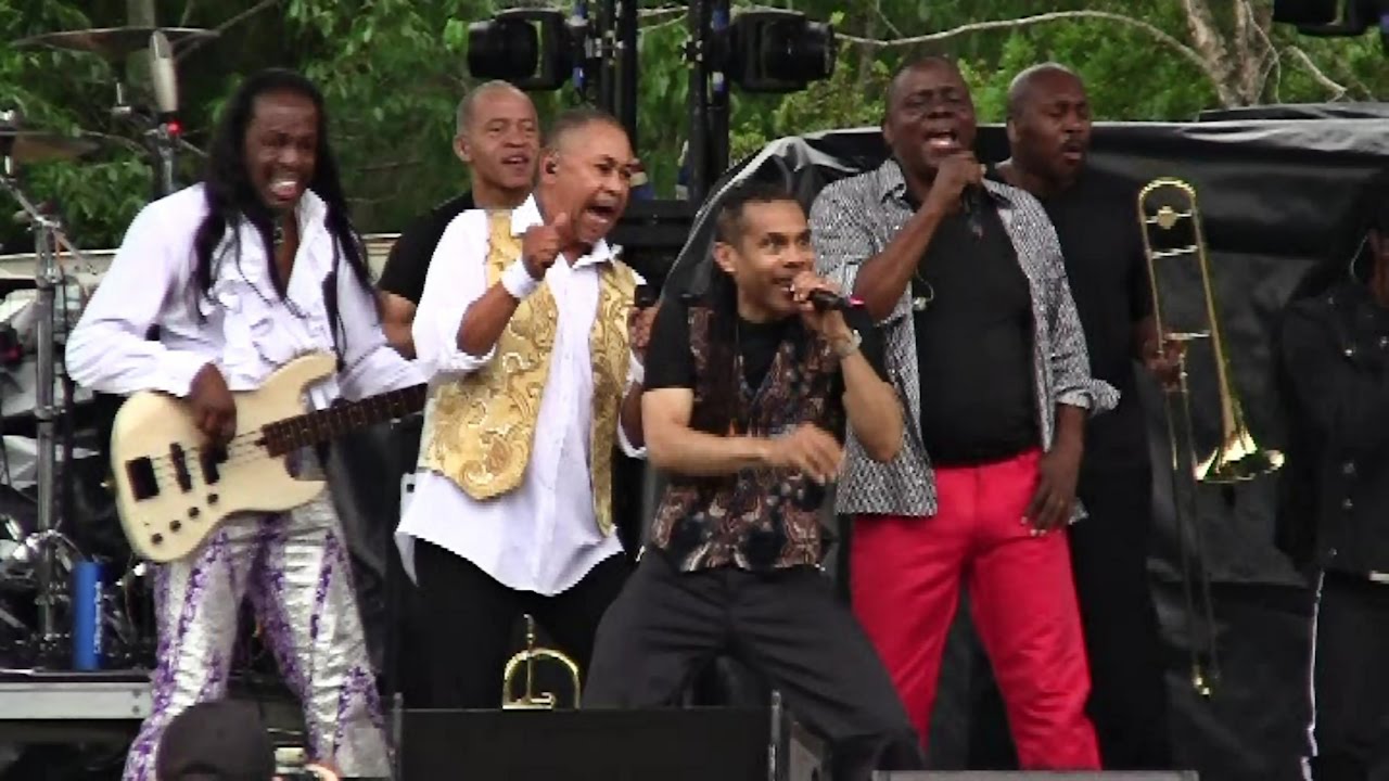 Earth Wind & Fire - Boogie Wonderland (Wanee 2015) - YouTube