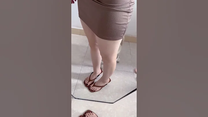 👡 Flip-Flops vs. High Heels 👠 Chic Sharing of Comfort & Glam ✨💎 #chictoes #sportychic #coutureshoes