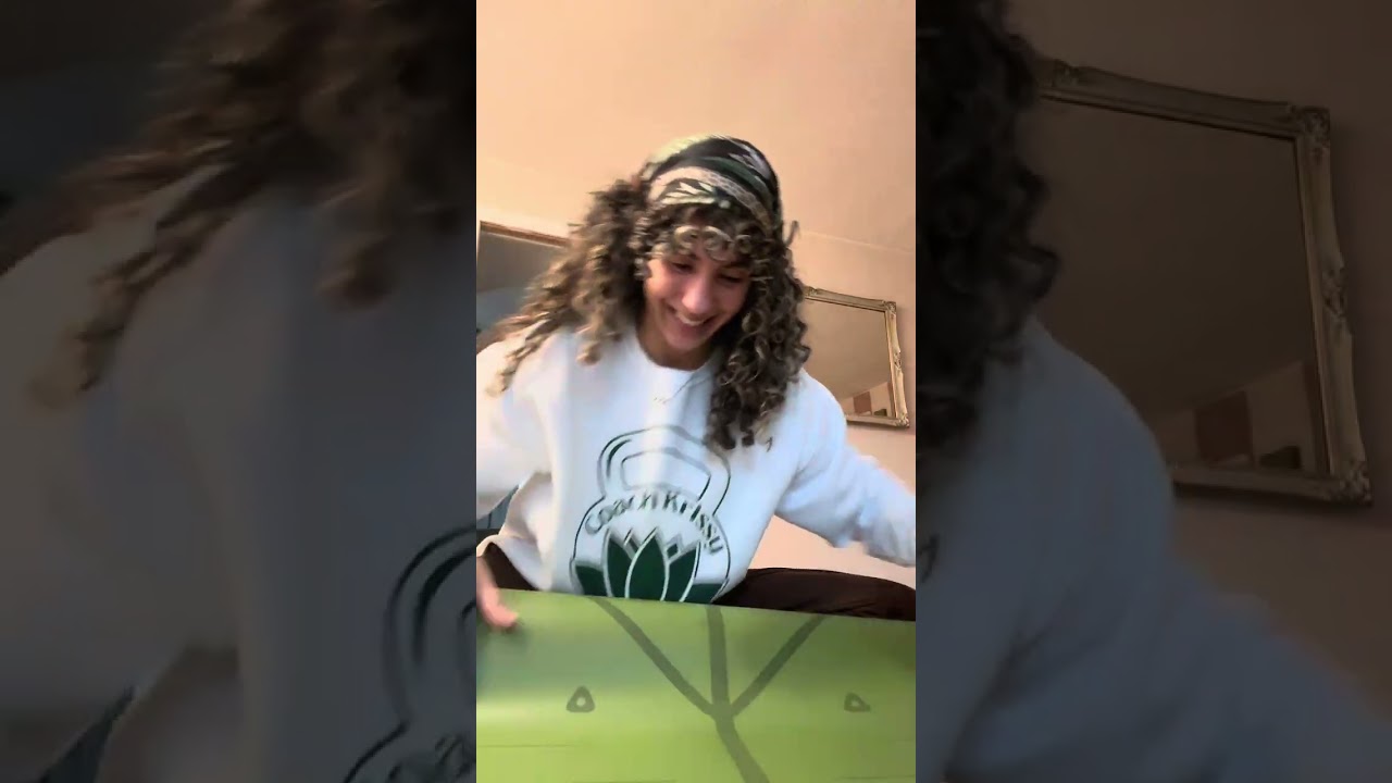 Unboxing my new @LiformeYoga mat! 