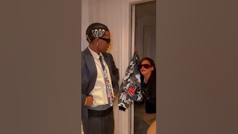 RIHANNA DANCING FOR ASAP ROCKY TO GLORILLA 🙃