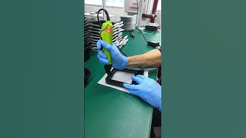 09 Screwing the inner frame of the LED light ENE TECH