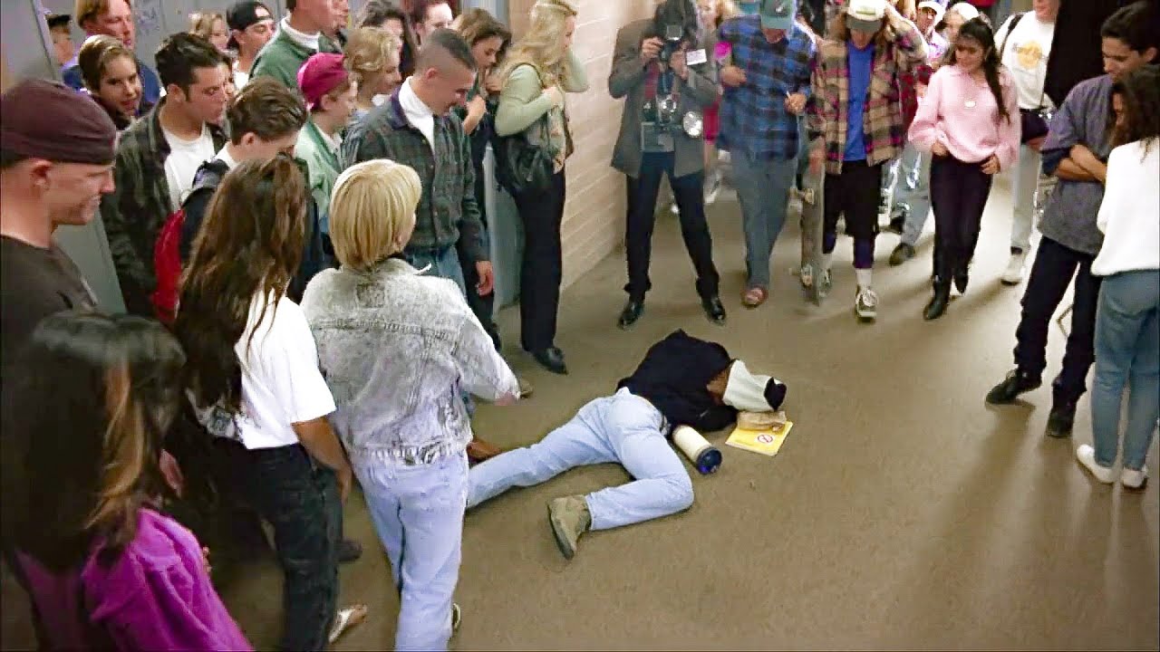 طالب ضعيف اتضرب في المدرسة فقرر يتعلم فنون القتال ويبقي قوي عشان ياخد حقه وينتقم | ملخص فيلم