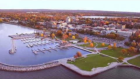 Take a Fall Color Tour in Traverse City, Michigan