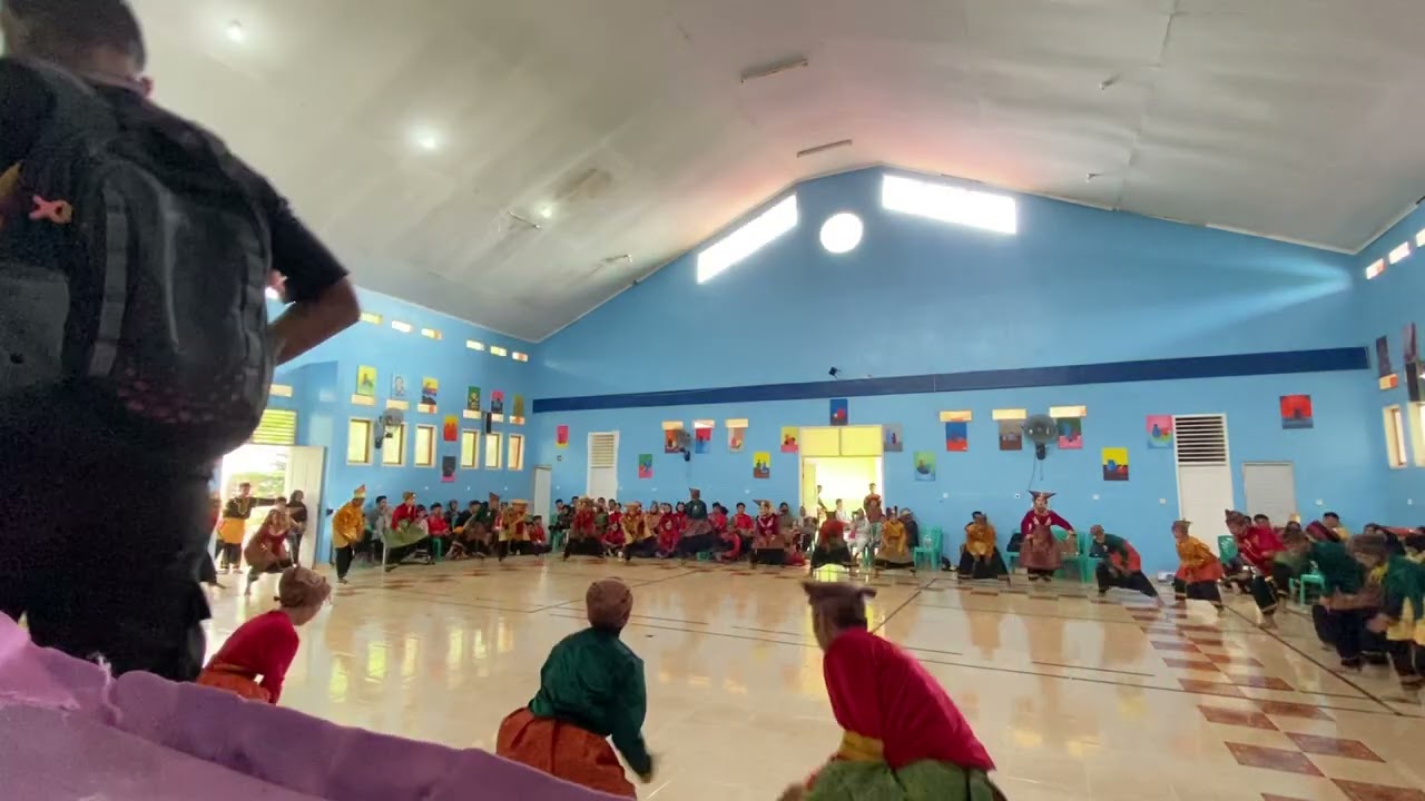 Randai “cakak habih silek takana” kelas XII Mia 1 SMAN 2 Bayang