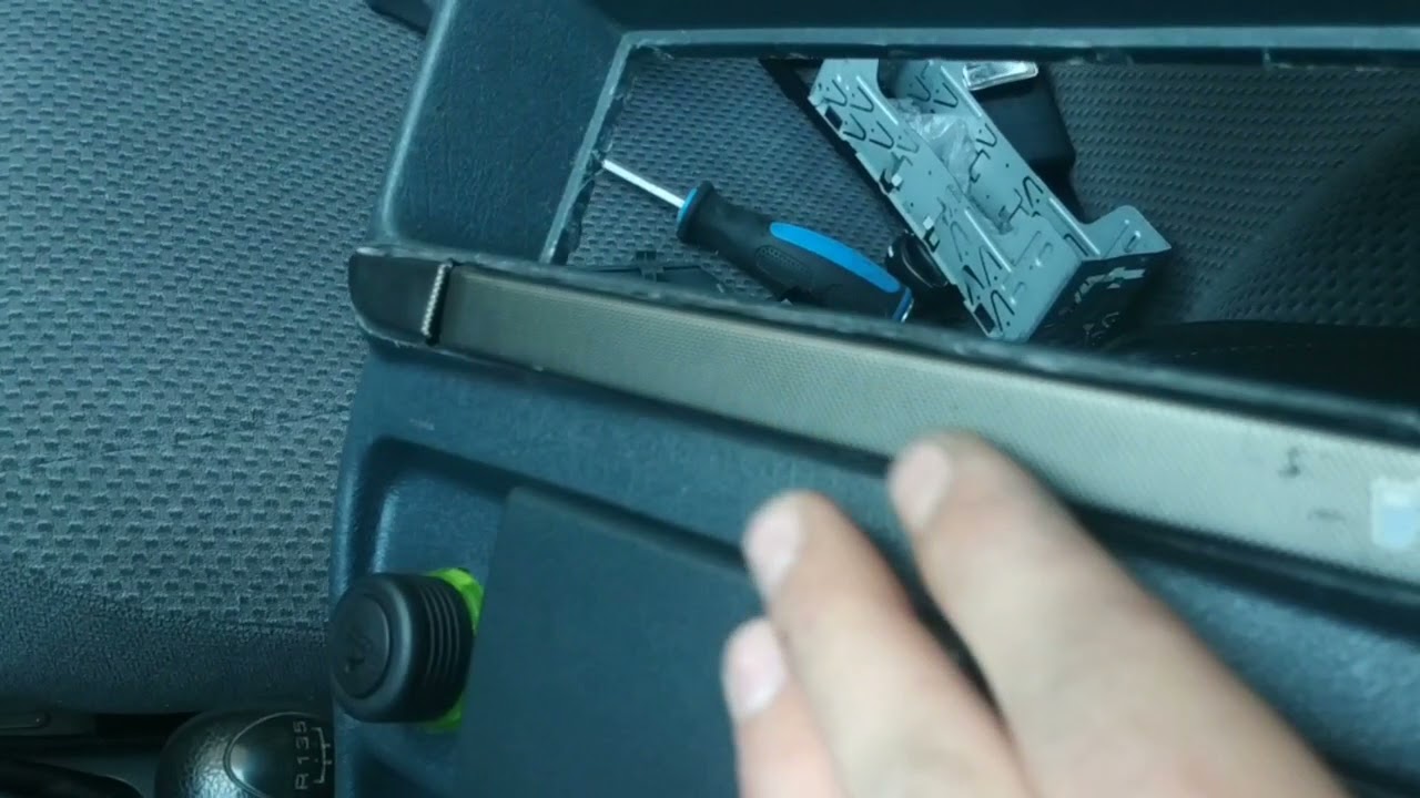 Ваз 2114. Как установлен подстаканник от Volkswagen Passat в5. Или же ...