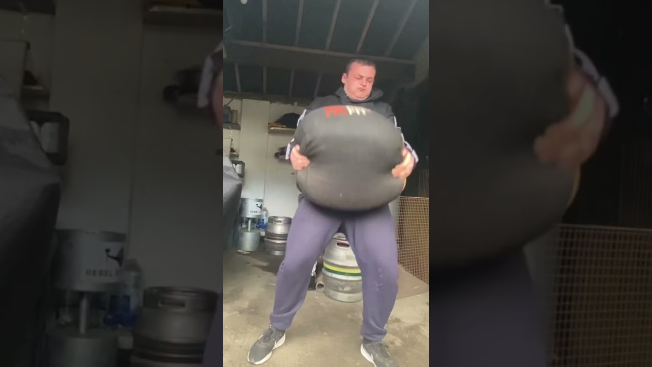 100kg sandbag to shoulder 💪