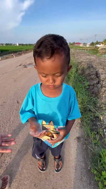 Si kerel jajan nya di ambil paksa sama nacita kasian banget gusy😭 #shortvideo #anakdesa #minivlog