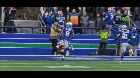 Seahawks Coby Bryant INT vs the Vikings.