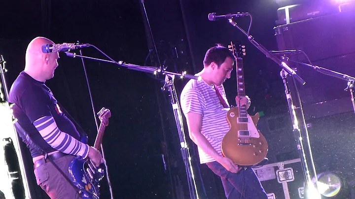Billy Corgan vs Jeff Schroeder GUlTAR LIVE HD (201...