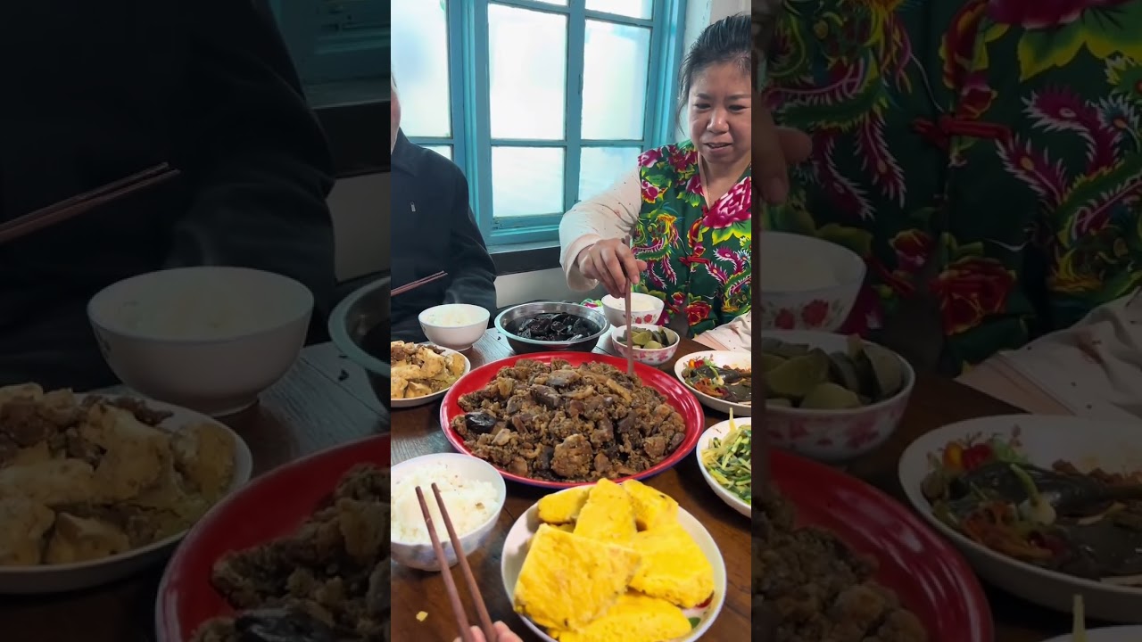 今天让我奶给大家伙㸆一锅大油脂啦，一咬稀酥嘣脆直冒油太香了，就馋这口啊。