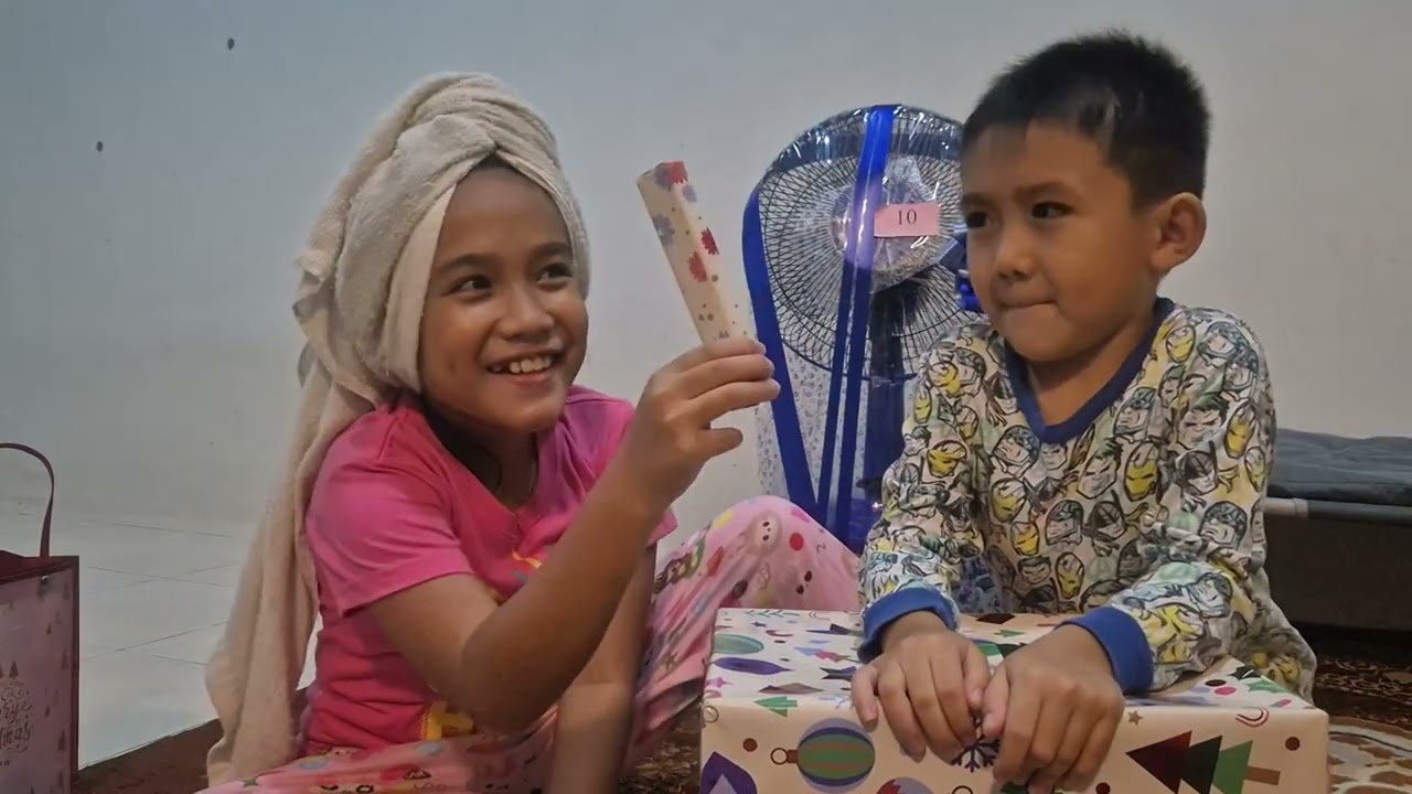 Unboxing hadiah Krismas 2025