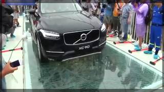 China Gl Bridge -Safety Test Chinas Giant Gl Bridge Hit With Sledgehammer