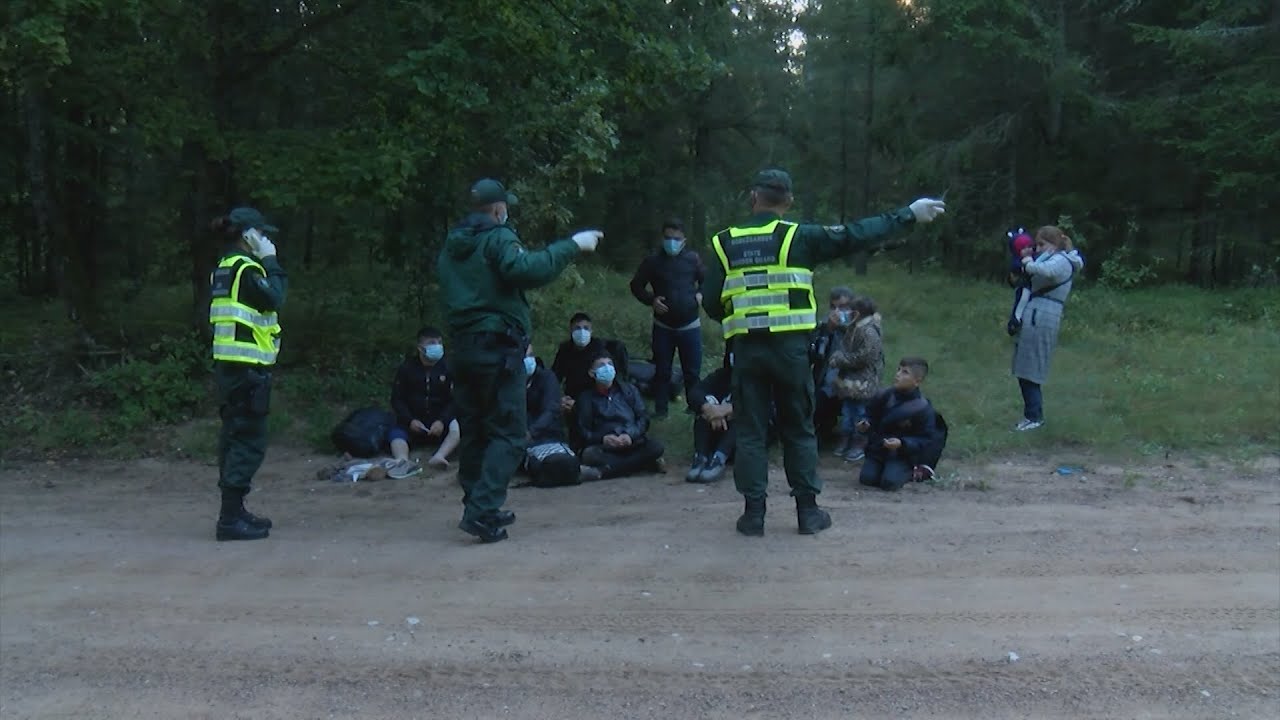 Šonakt uz Baltkrievijas robežas aizturēti 65 nelegālie imigranti