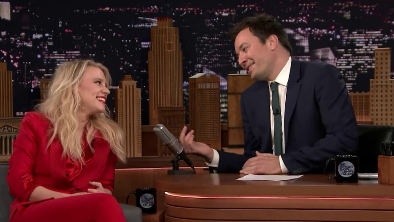 See Kate McKinnon Talk 'Cinematic' Moment Reading Hillary Clinton's Book