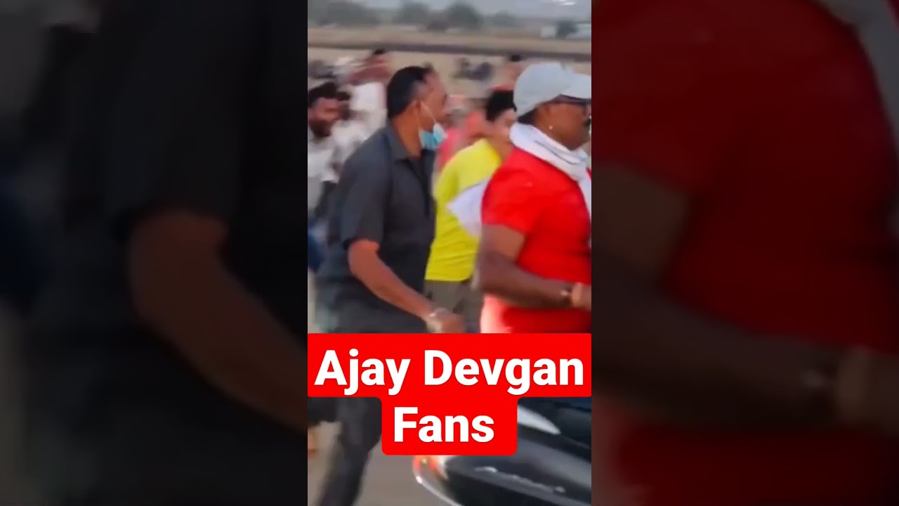 Ajay Devgan Enjoying with Fan's 