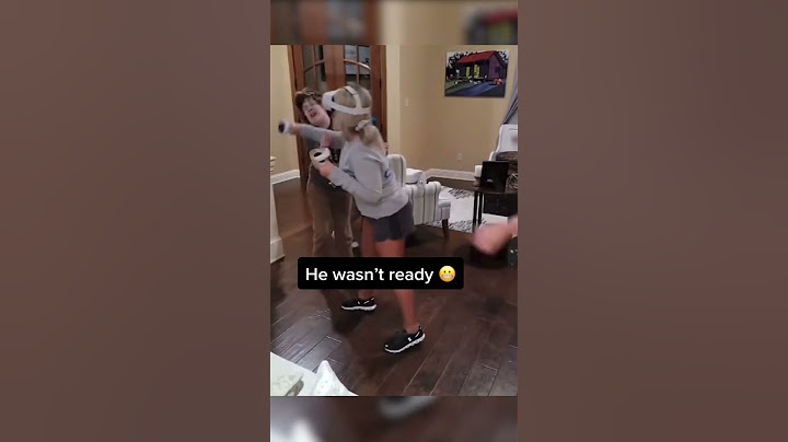 VR BOXING ACCIDENT 🥊 He wasn’t ready….