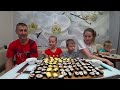 МУКБАНГ ПЕРВЫЕ ДОМАШНИЕ РОЛЛЫ ОТ НАСТЁНКИ! #stepfamily #mukbang #мукбанг