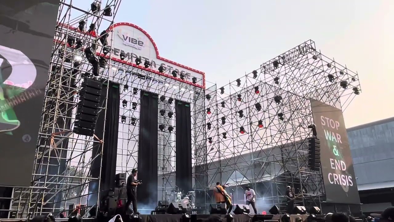 ENOUGH — ROCKET ROCKERS Feat Satria Nurbambang Live at PESTAPORA 2024