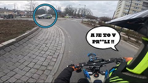 ZASTAVILA MĚ POLICIE ??! SUPERMOTO VLOG 1.