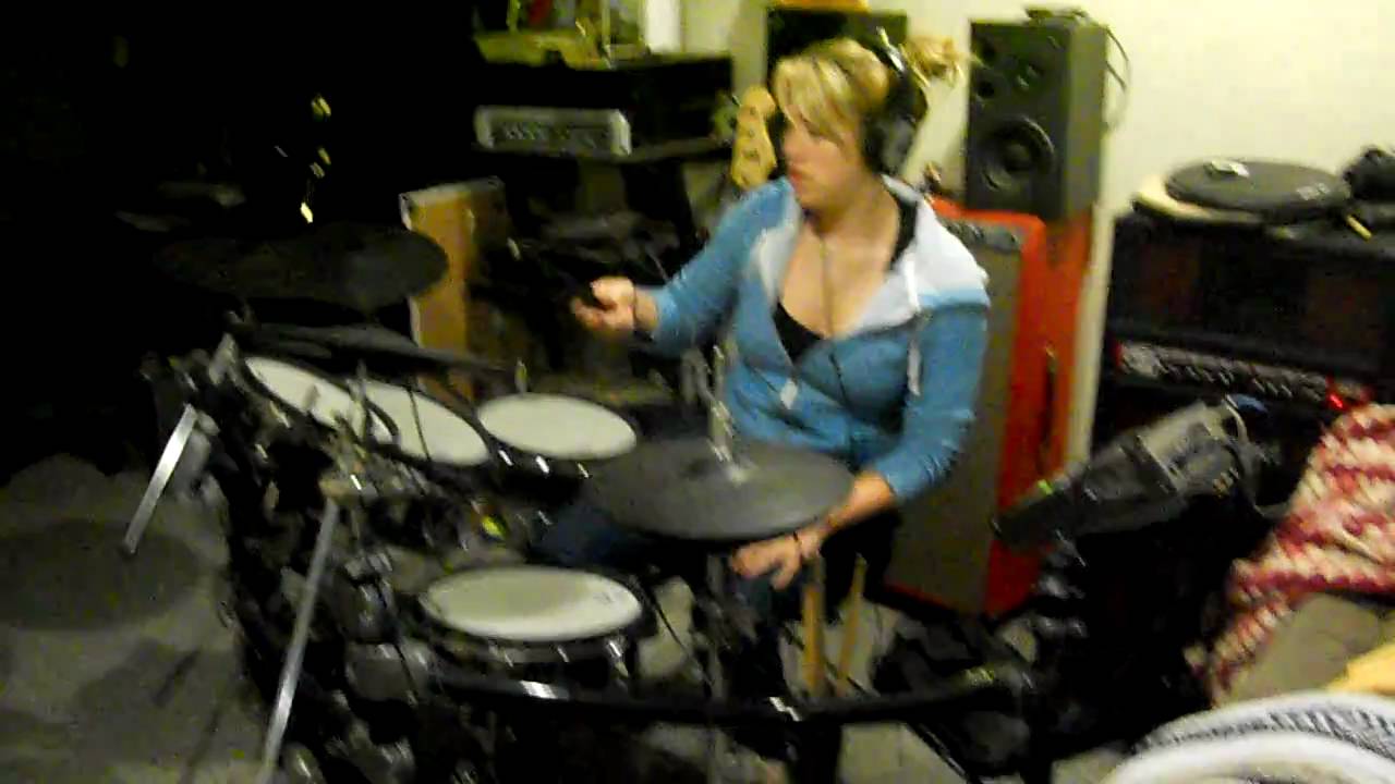 HOT GIRL PLAYING DRUMS MAKING A REMIX YouTube