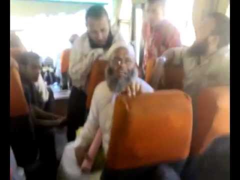 الشيخ حمدي عبدالعزيز ينشد في الأتوبيس جاهد في الله أخي الشيخ حمدي عبدالعزيز ينشد في الأتوبيس جاهد في الله أخي