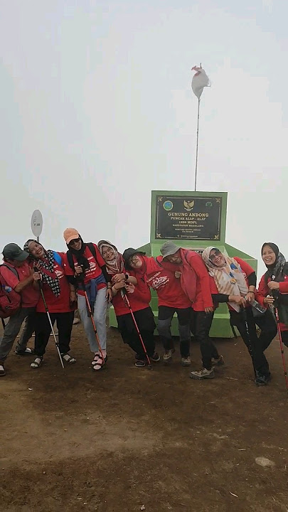 Tingkah Kocak Tante Tante Main kegunung 😁✌️🤣