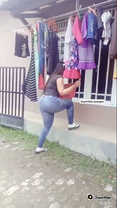 Lihat lah aksi ibu ini terekam camera tersembunyi.!! // ketika mengawasi anak nya di warnet..!!