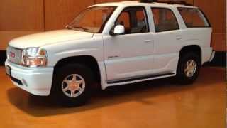 ミニカー WELLY 1/18 2001 GMC Yukon Denali 1:18 2001 GMC Yukon Denali by Welly Review - YouTube
