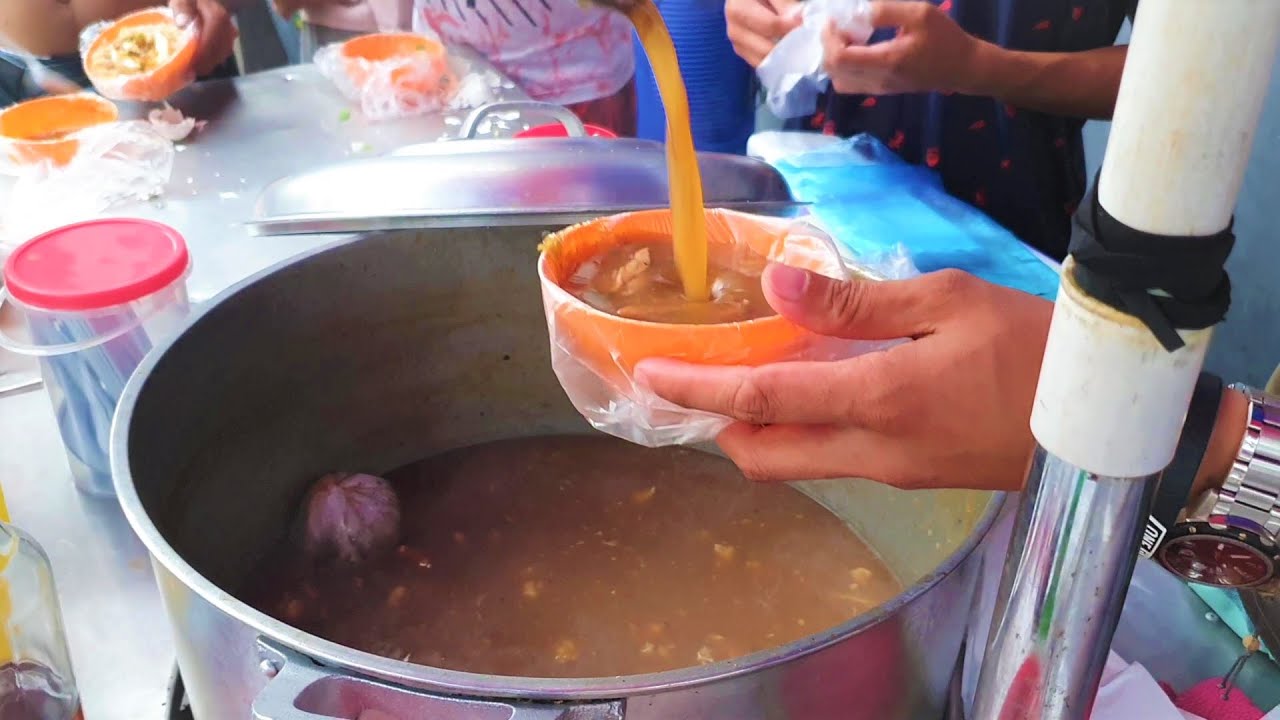Pares and Mami with FLYING RICE??? | Filipino Street Food - YouTube