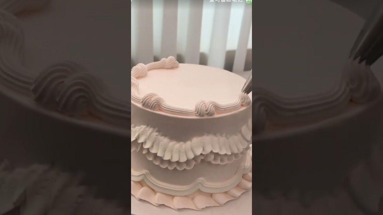 Vintage Ruffle Frill Cake Decoration|Lovely Cake Piping Skills 